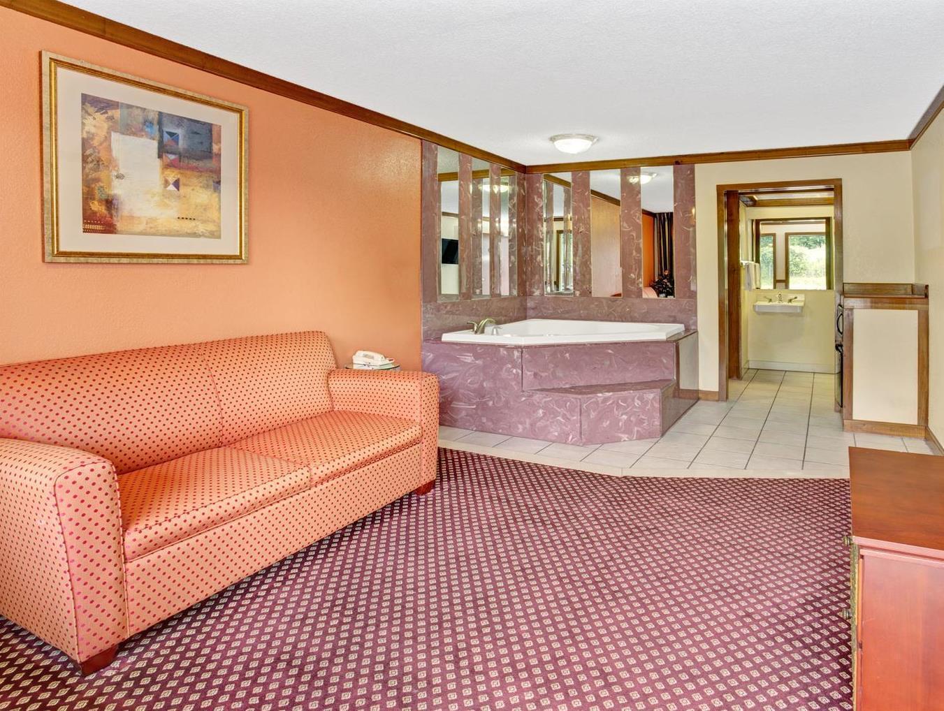 Travelodge By Wyndham Sellersburg Exterior photo