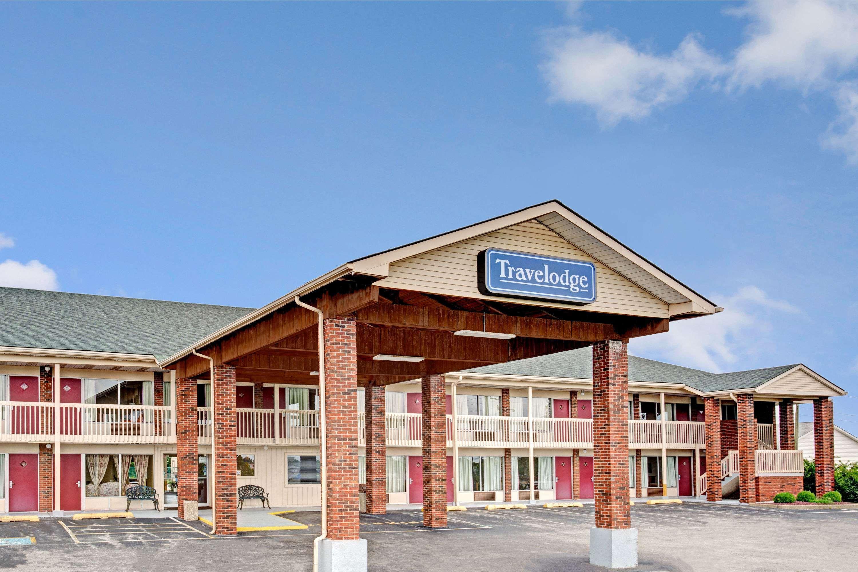 Travelodge By Wyndham Sellersburg Exterior photo